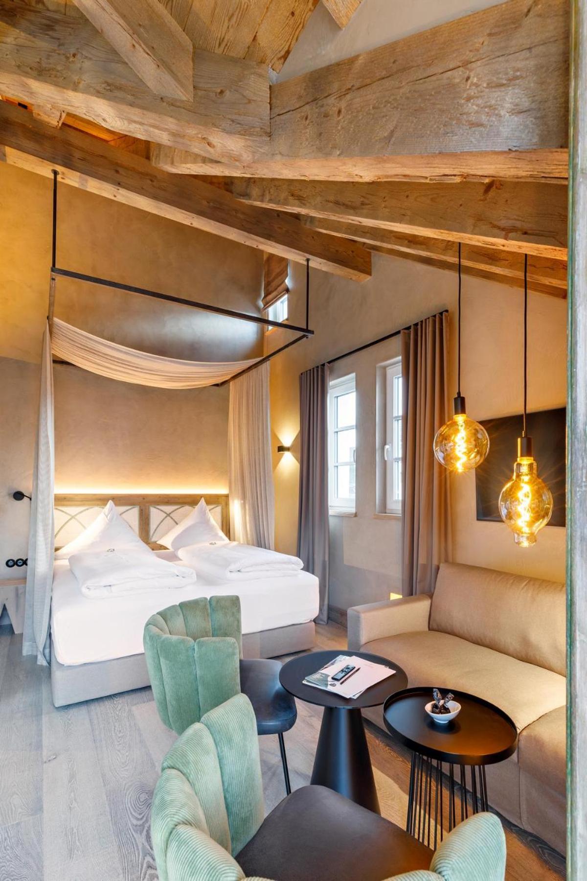 Arthus Hotel
