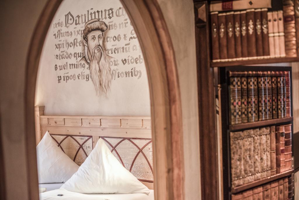 Arthus Hotel